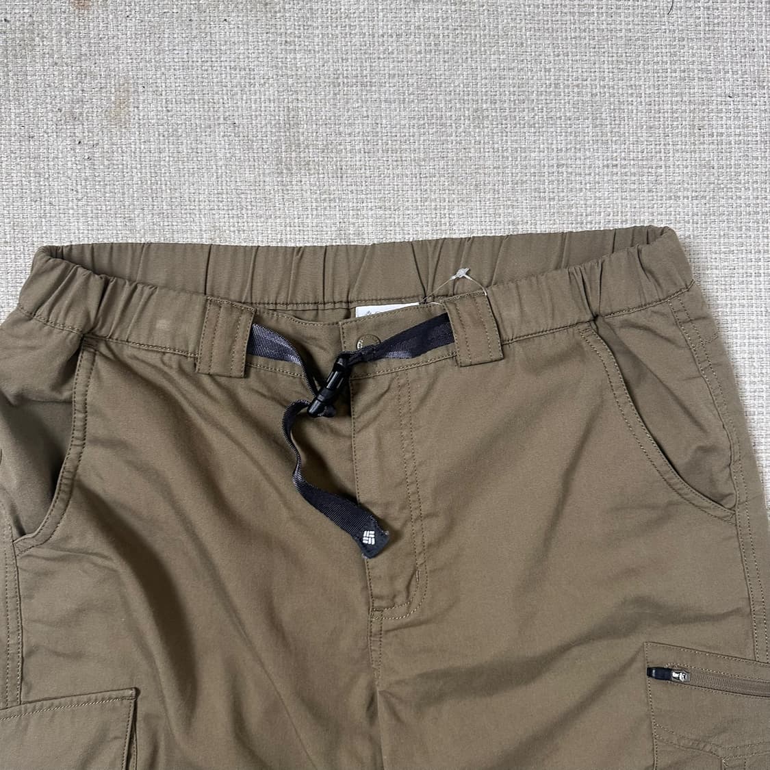 컬럼비아 카키 반바지 상품이미지3