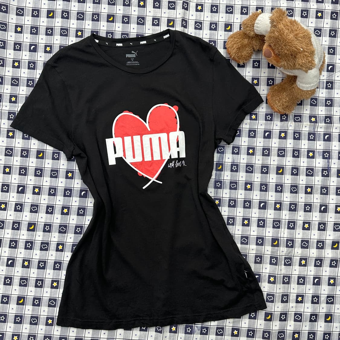 푸마 jpn 러블리 Y2K 하트 프린팅 슬림핏 블랙 반팔티셔츠 상품이미지1