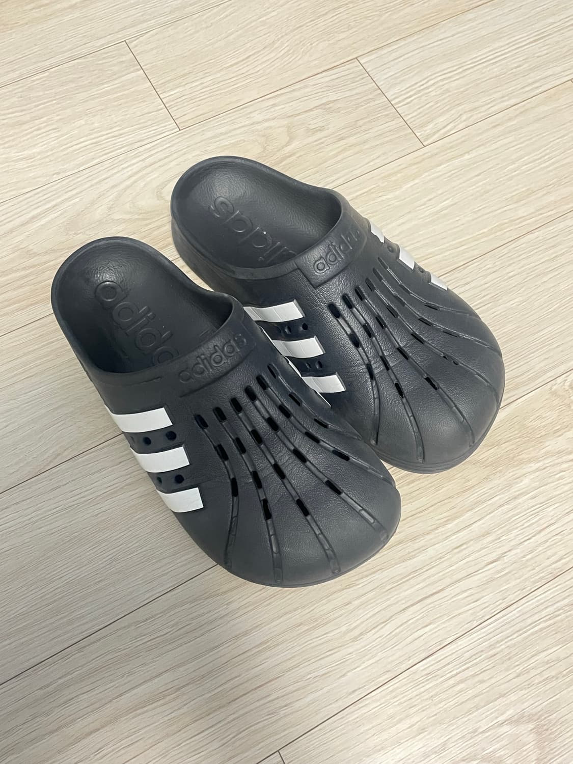 아디다스 아딜렛 클로그 슬리퍼 블랙 235 상품이미지1