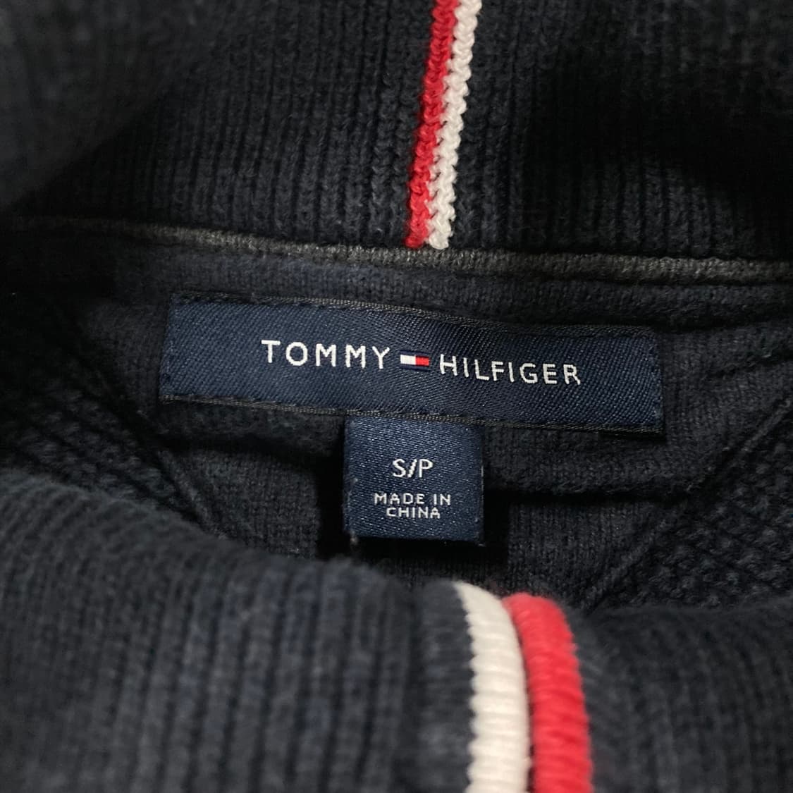 타미힐피거 네이비 컬러 스몰 로고 니트 집업 상품이미지3