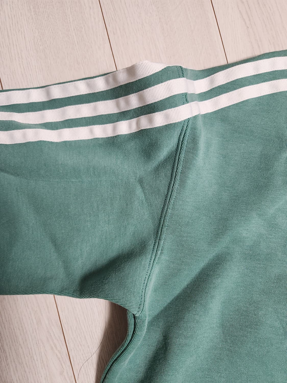 아디다스 맨투맨 crew sweater사이즈s

사용감 외에 오염하자없이 상품이미지9