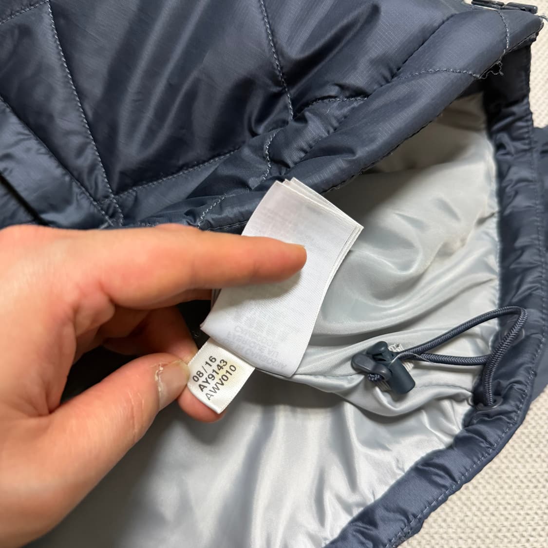 아디다스 퀄팅 경량패딩 자켓 상품이미지4