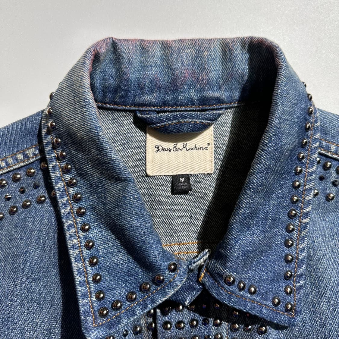 데우스 엑스 마키나 스터드 데님 트러커 자켓 상품이미지3