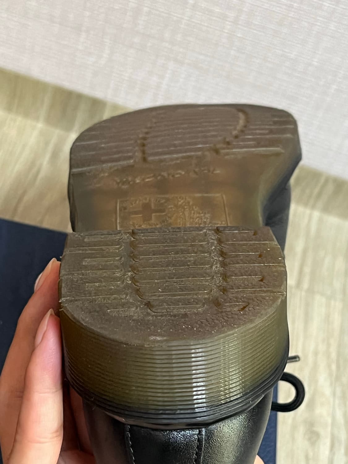 닥터마틴1461 3홀 스무스 나파레더 39(250)사이즈 블랙 상품이미지9