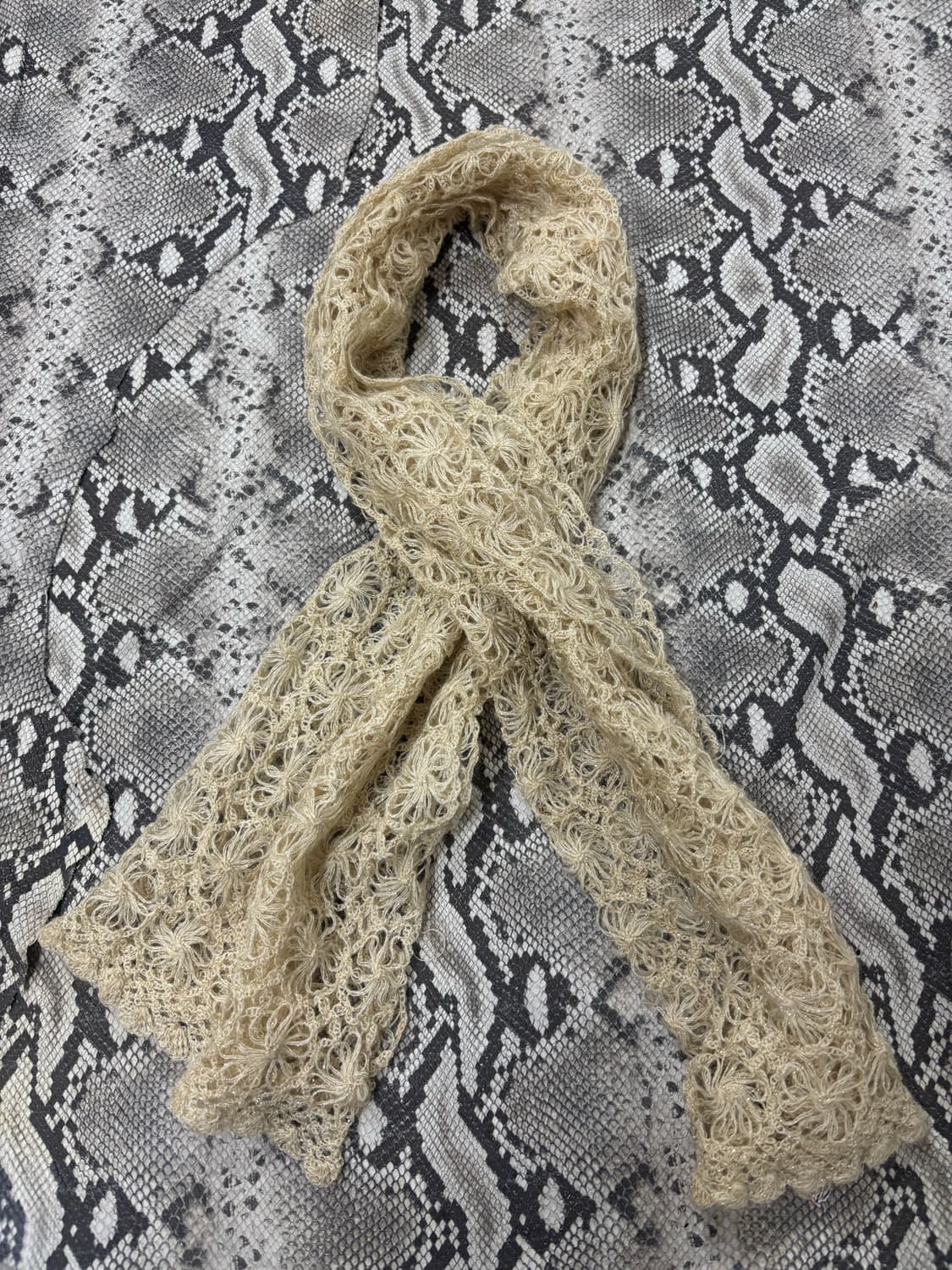 “Vintage” Yellow Short Scarf 상품이미지4