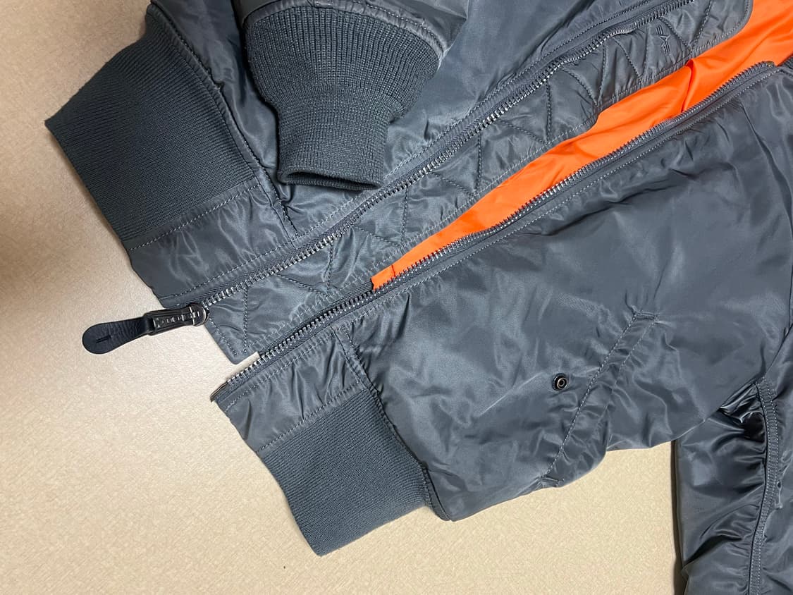 알파인더스트리 ma-1 건메탈 s사이즈 상품이미지2