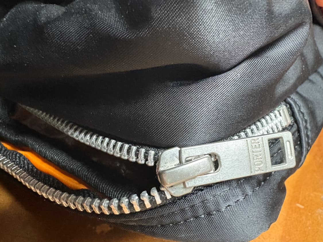 포터 탱커 스몰백 블랙 상품이미지7