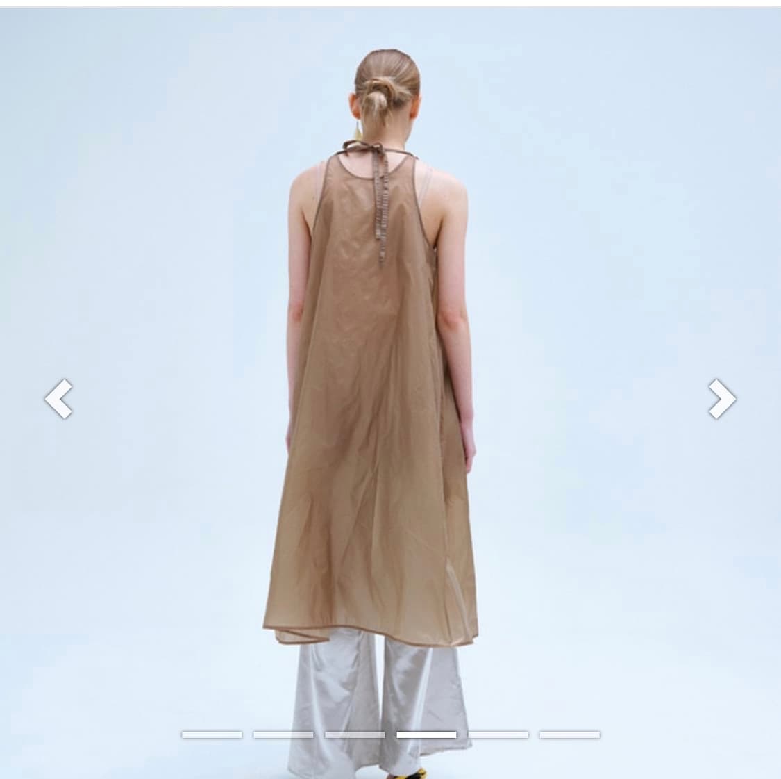 COSMOSS NYLON SLEEVELESS DRESS (BEIGE) 상품이미지4