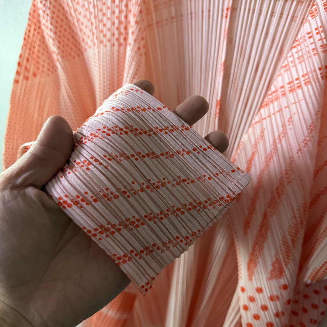 이세이미야케 플리츠플리즈 여성 도트 믹스 가디건 (프리) 상품이미지5