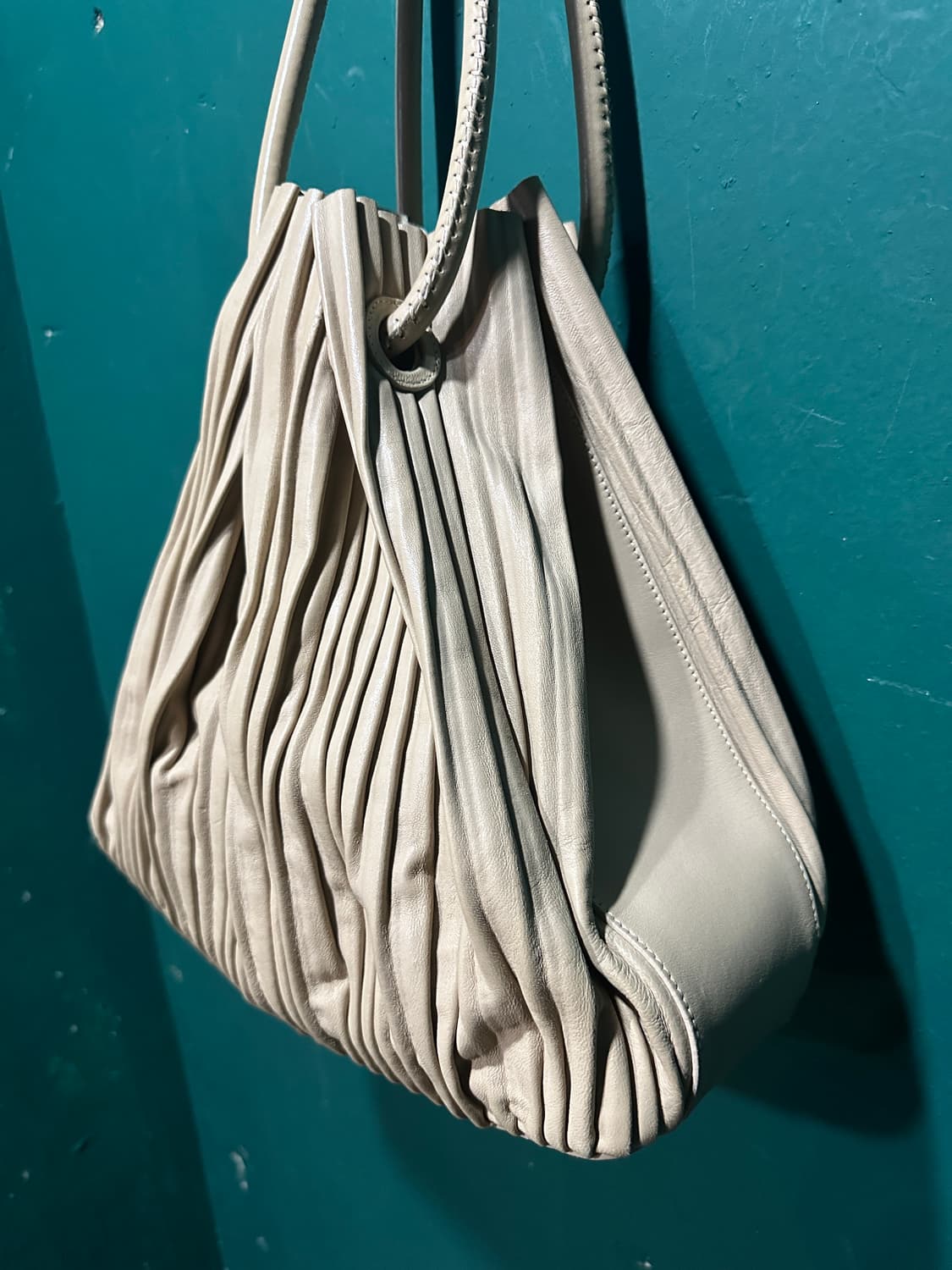 조르지오알마니 양가죽 플리츠 숄더백 상품이미지2