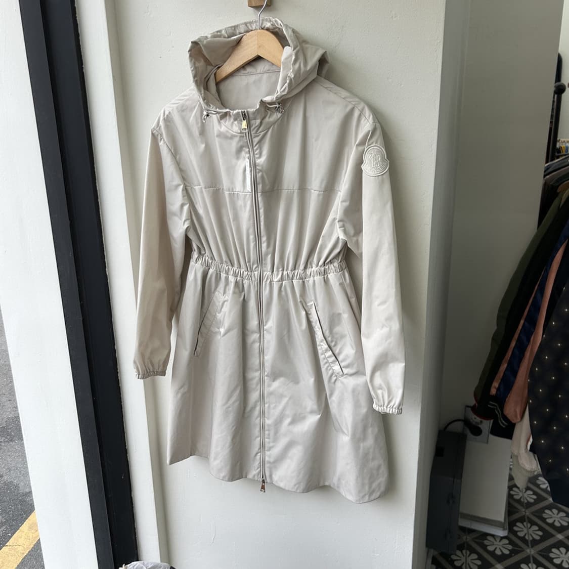 16237 - 몽클레어 우먼 알피크 바람막이 자켓  상품이미지2