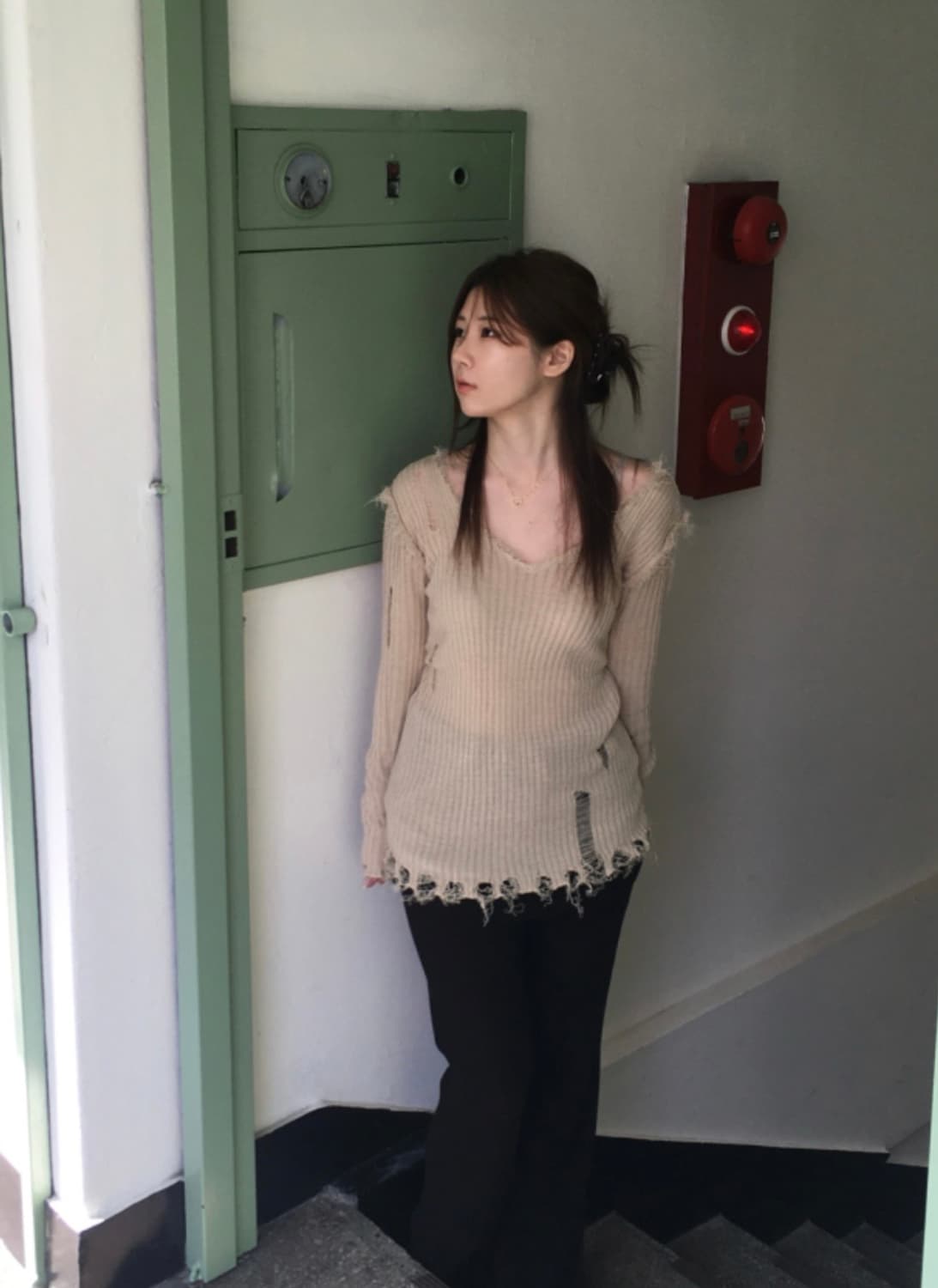 빈티지 골지 절개 워싱 브이넥 긴팔 니트 아이보리 상품이미지3