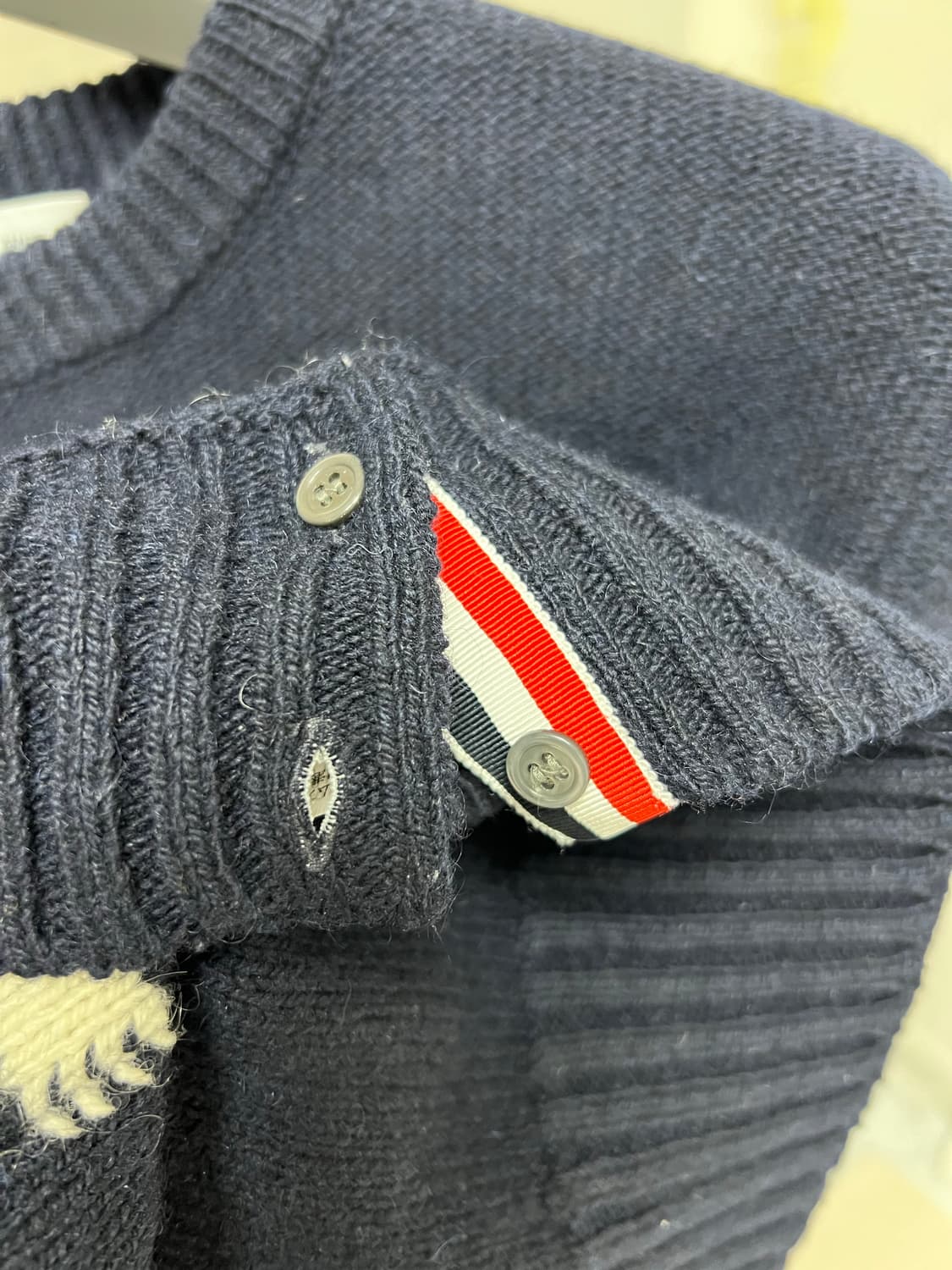 [정품] 신형텍 / 5 톰브라운 안타르시아 사선 니트 네이비 상품이미지4