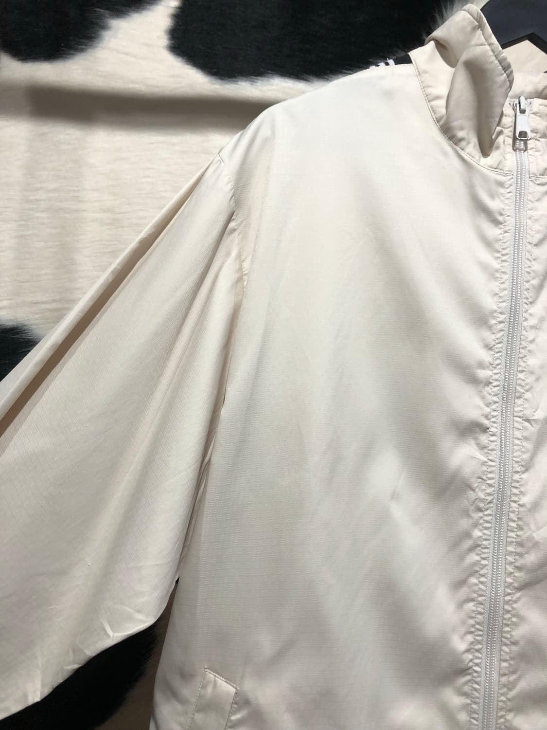 아디다스 오버핏 바람막이 상품이미지4