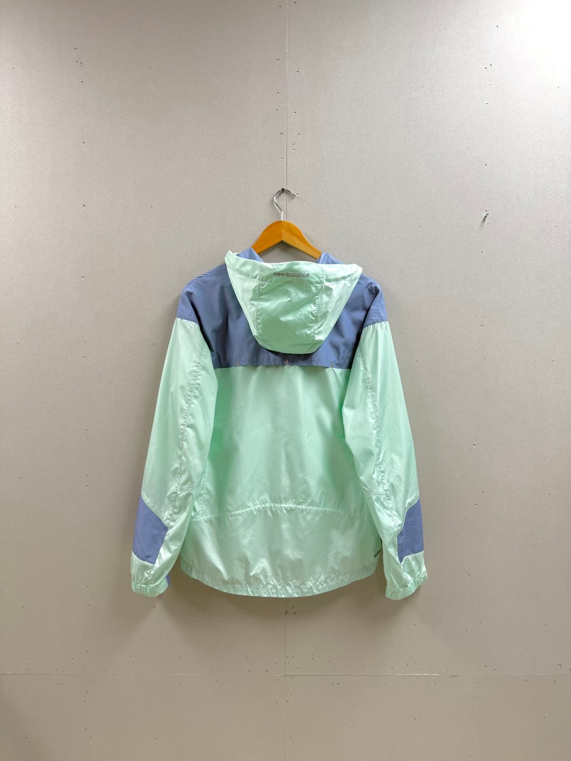 남성 95 / 뉴발란스 트레이닝 경량 바람막이  상품이미지8