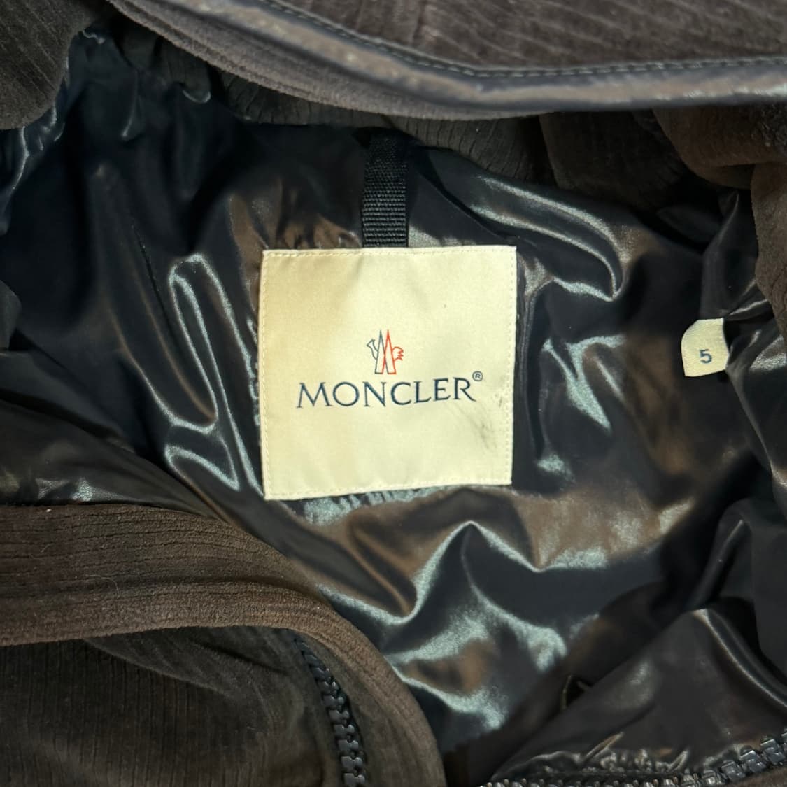 [정품] 몽클레어 코듀로이 다운 패딩 자켓 무광블랙 XL
 상품이미지5