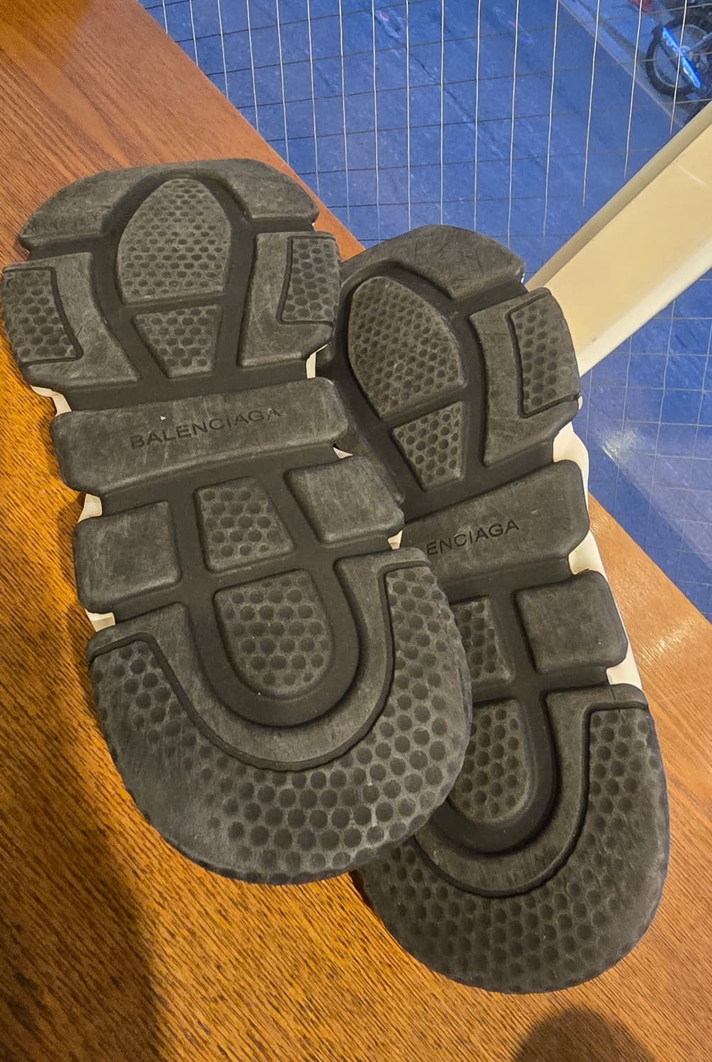 발렌시아가 스피드러너 버건디 260사이즈 상품이미지6