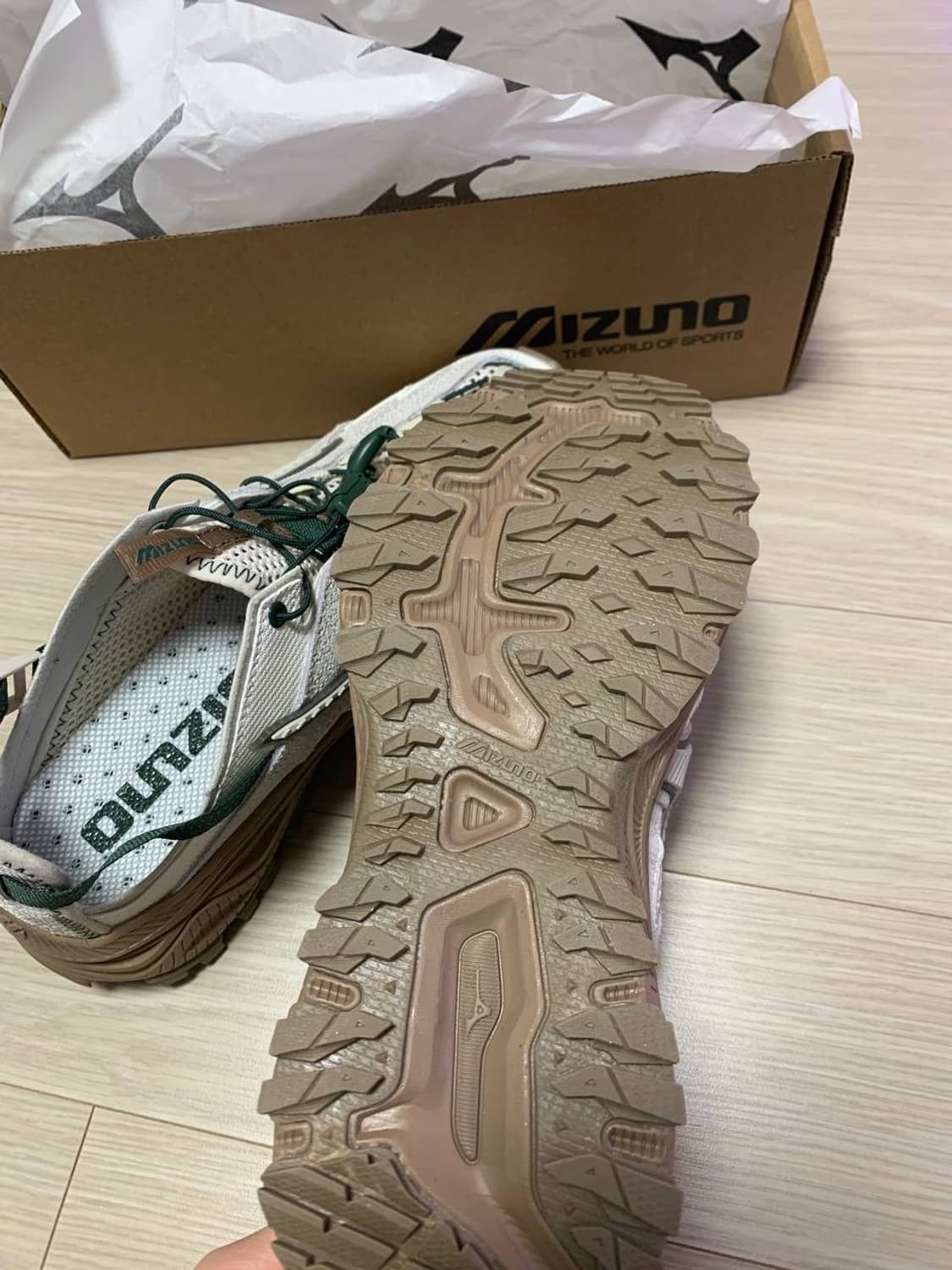 (새상품 230) 미즈노 운동화 화이트/브라운 상품이미지3