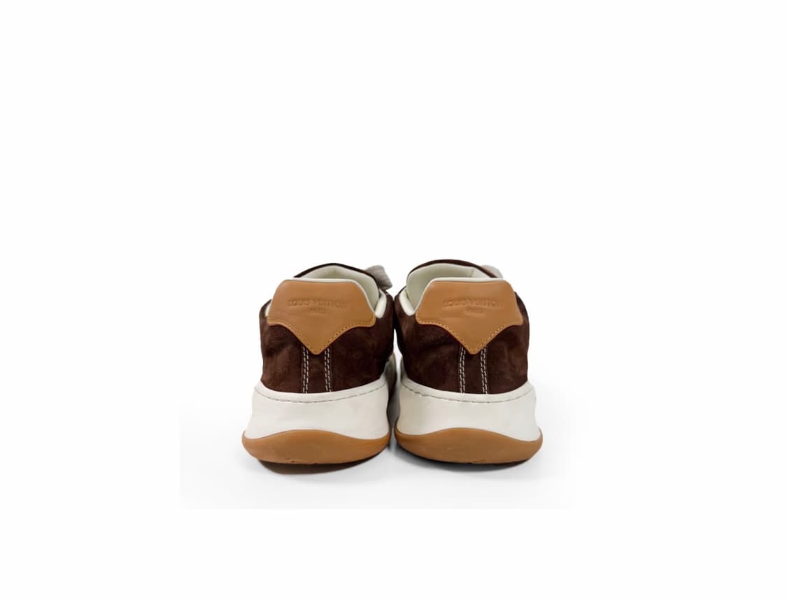 [7] 루이비통 남성 LV 틸티드 스웨이드 스니커즈 브라운 1AJ761 상품이미지4