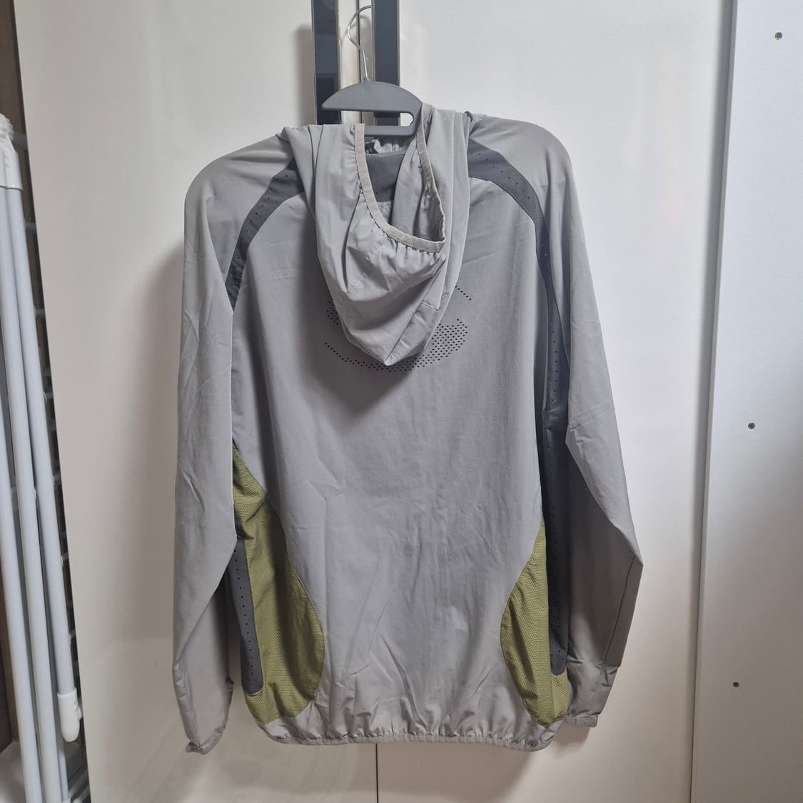 산산기어 22 fw 러닝자켓 상품이미지4