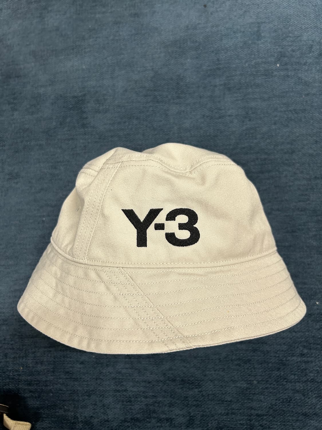 Y-3 크림 버킷헷 상품이미지3
