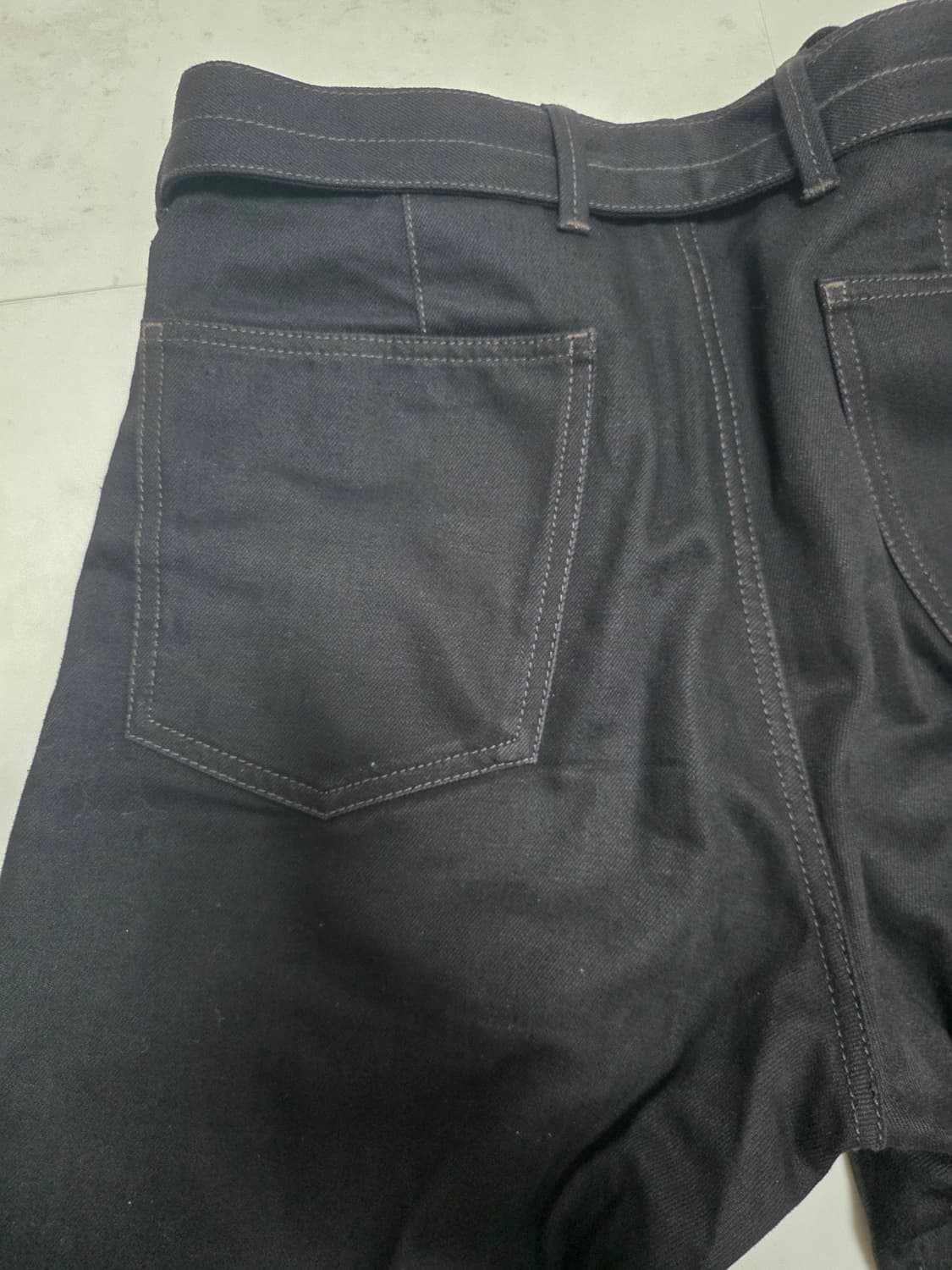 르메르 트위스티드 벨티드 헤비 데님 블랙 M 상품이미지8