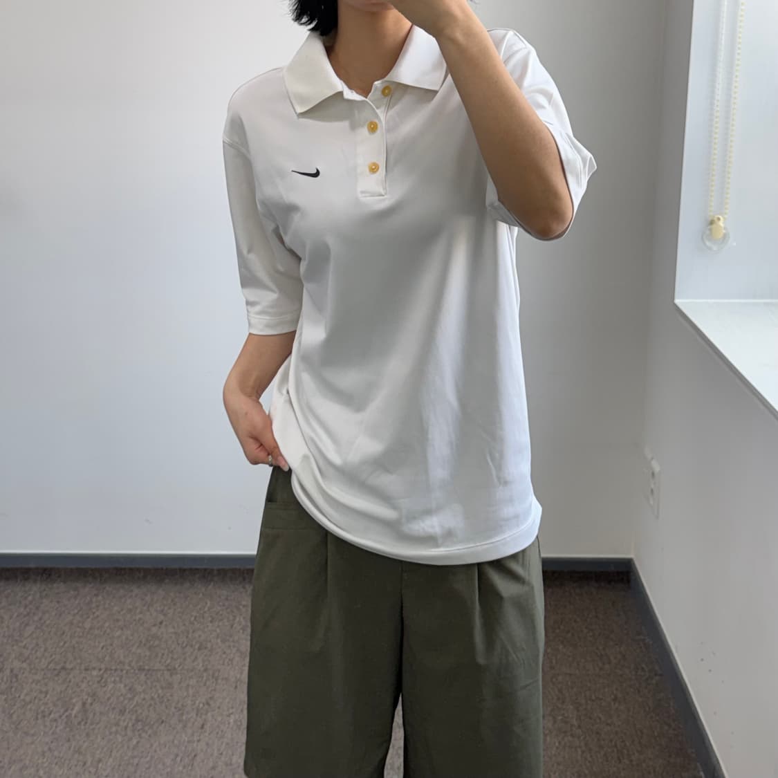 Nike 나이키 스몰 로고 카라 화이트 반팔 상품이미지1