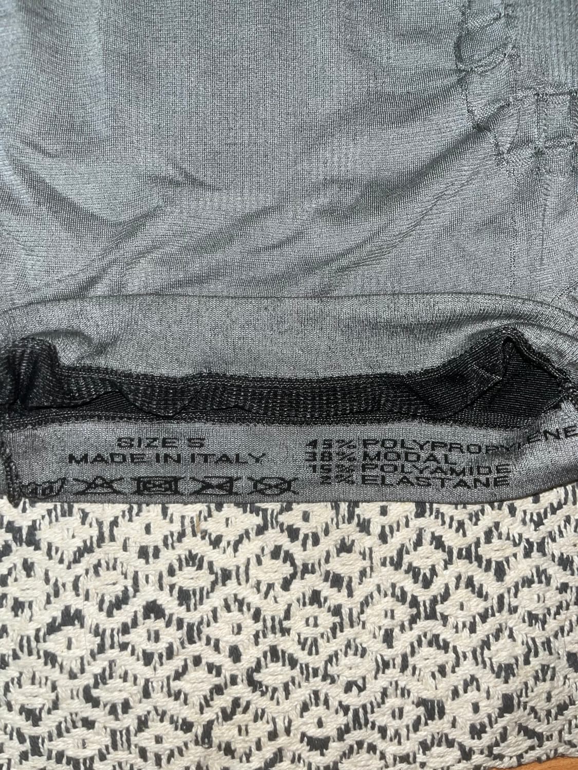 ROA 로아 3D 니트 크롭 티셔츠  상품이미지3