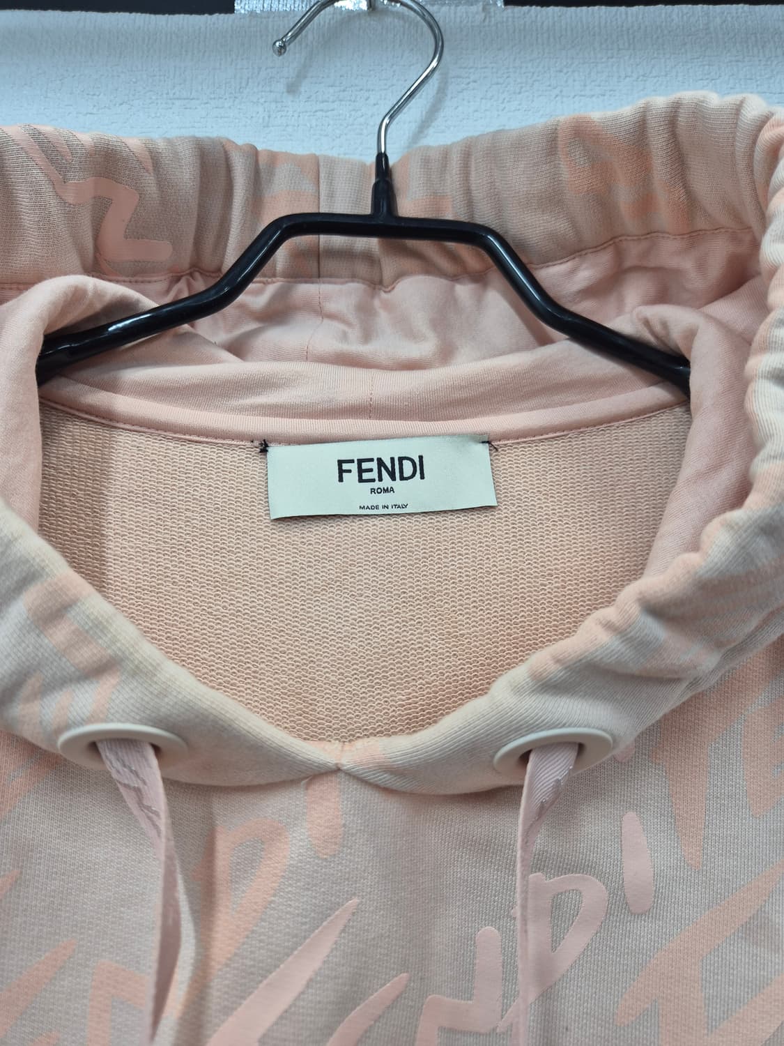 펜디 FENDI 올오버 로고 밴딩헴 크롭 후드티 / 55(정품) 상품이미지4