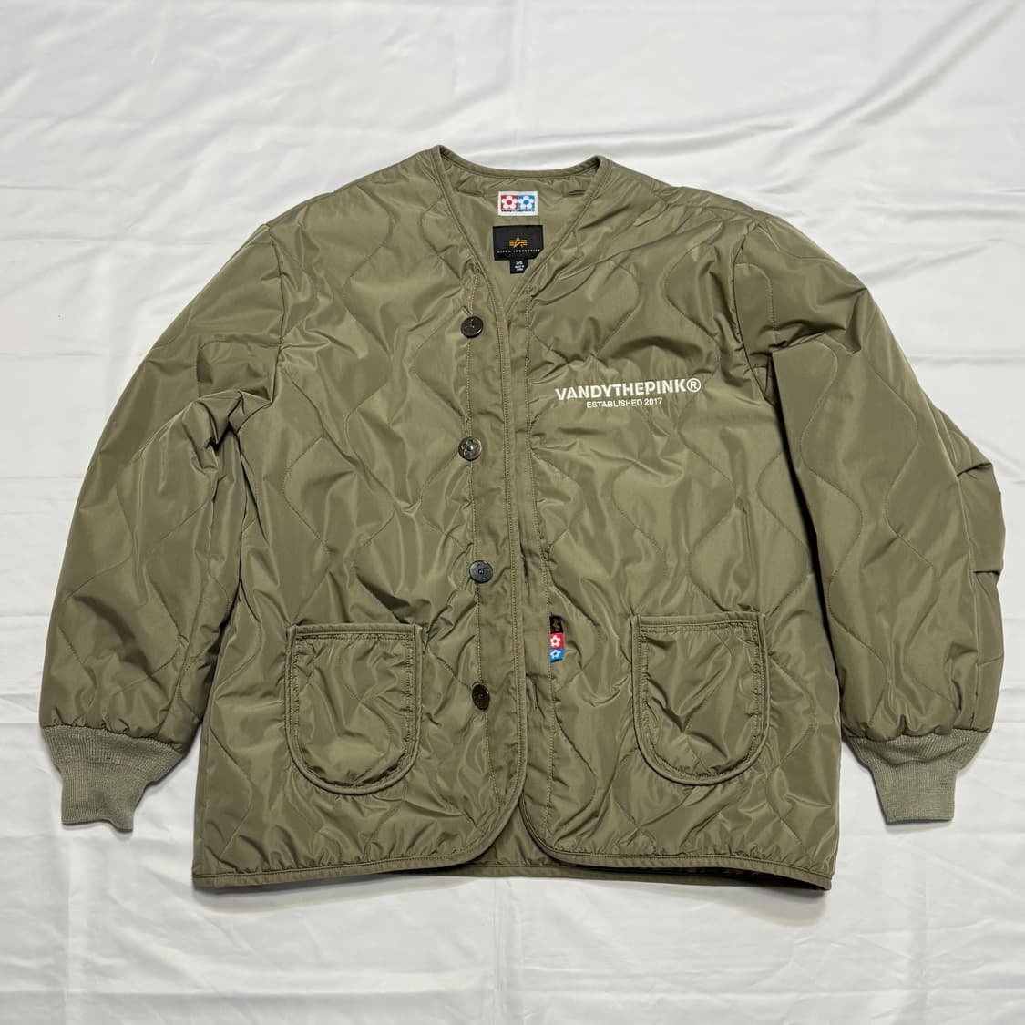 [L] 반디 더 핑크 x 알파 인더스트리 라이너 자켓 로렐 카모 상품이미지2