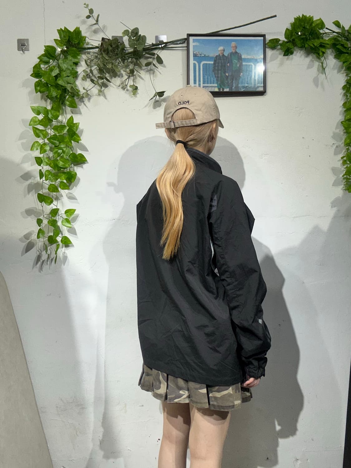 아식스 블랙 화이트 로고 바람막이 자켓 상품이미지3
