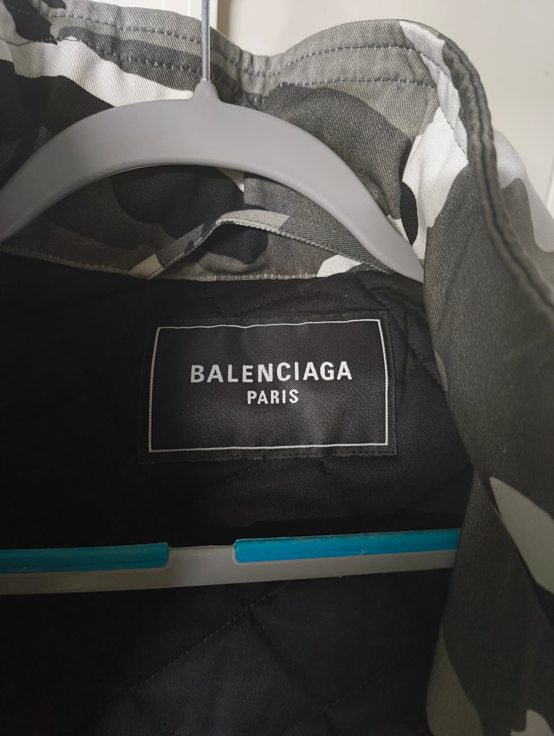 발렌시아가 오프숄더 오버사이즈 스노우 카모 파카 상품이미지7