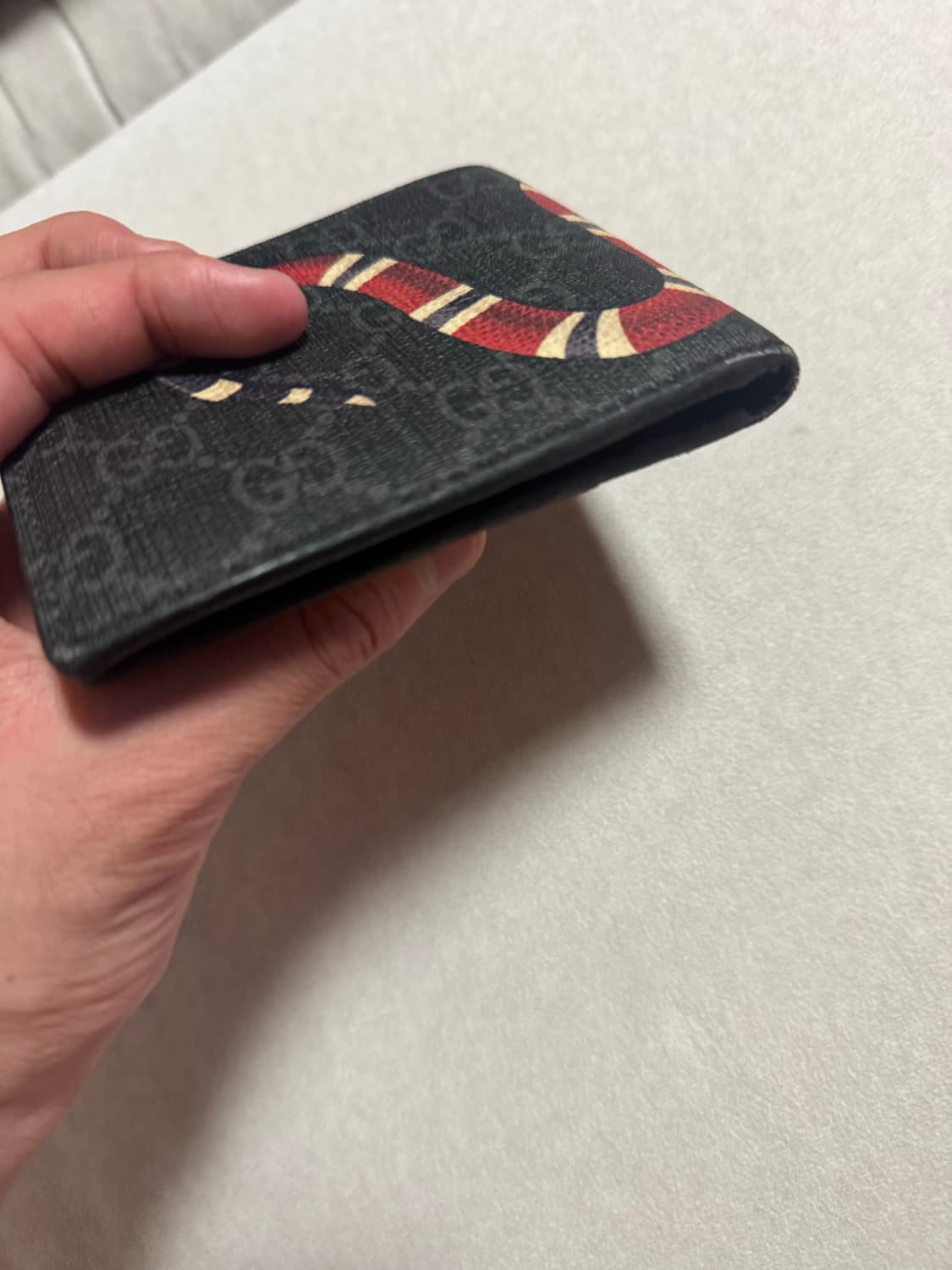 구찌 킹스네이크 GG 수프림 반지갑 상품이미지5