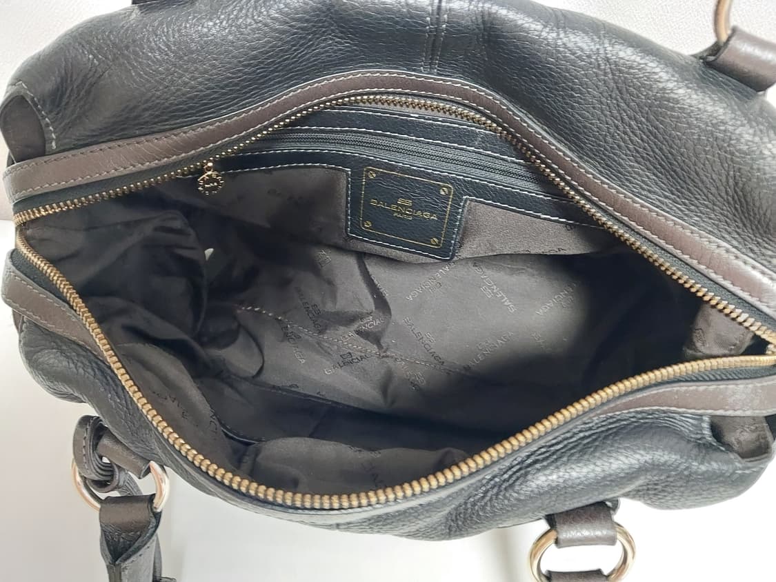 발렌시아가 BB로고 카우레더 테슬 숄더백 (정품) 상품이미지9