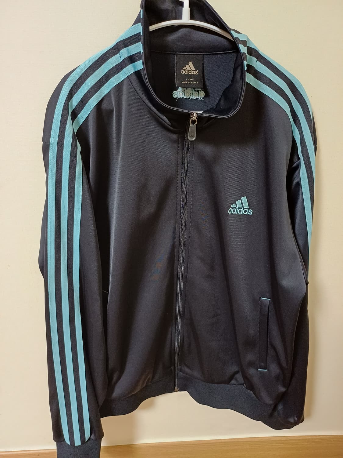 아디다스 시나모롤 트랙탑 져지 곤하 상품이미지1