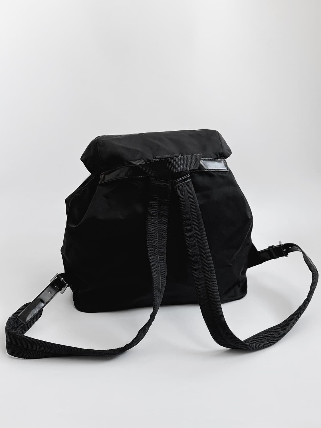 프라다 포코노 백팩 미듐 판매합니다. 상품이미지4