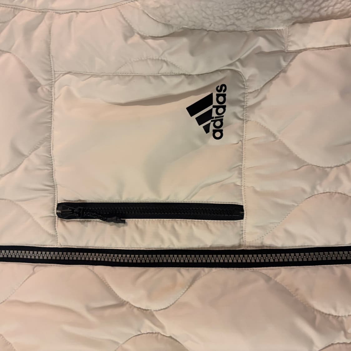 아디다스 경량패딩 상품이미지2
