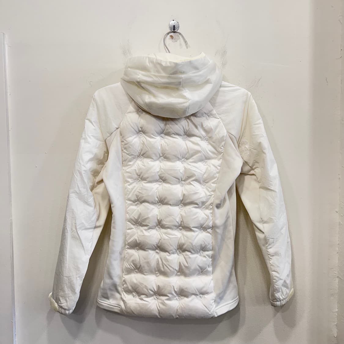 네파 구스다운 노리밋 퀼팅 후드 경량패딩 상품이미지5