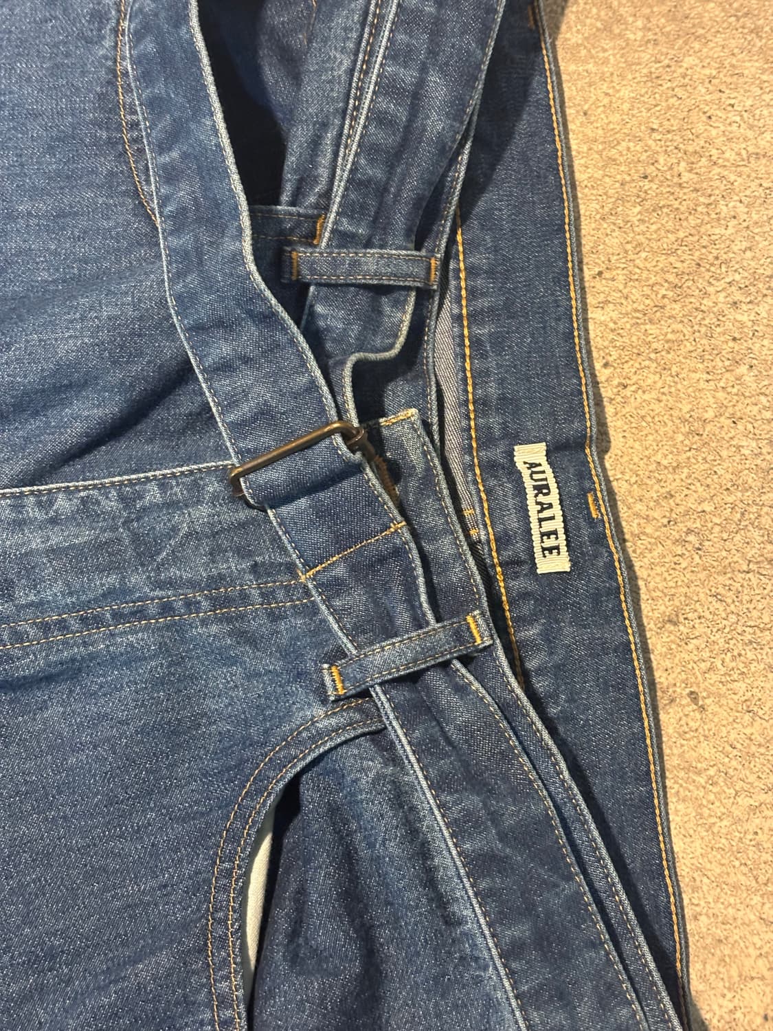 오라리 셀비지 라이트 온즈 벨티드 데님 상품이미지3