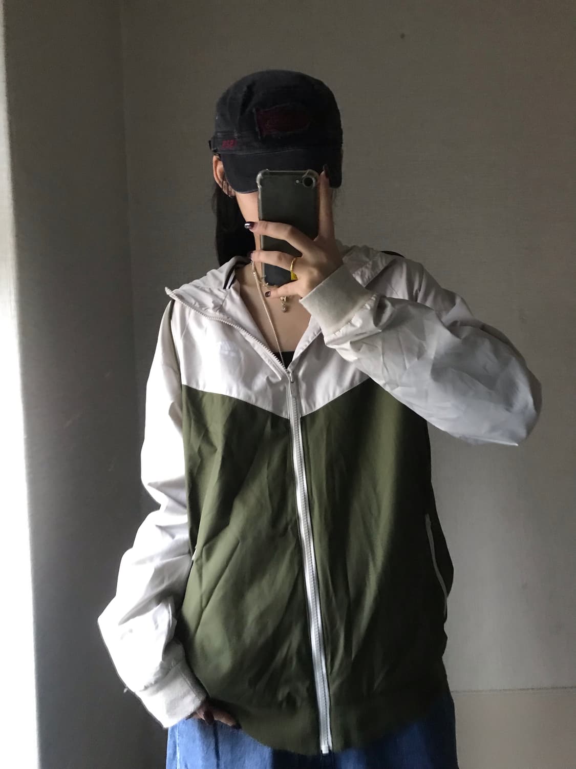 나이키 카키 화이트 바람막이 상품이미지1