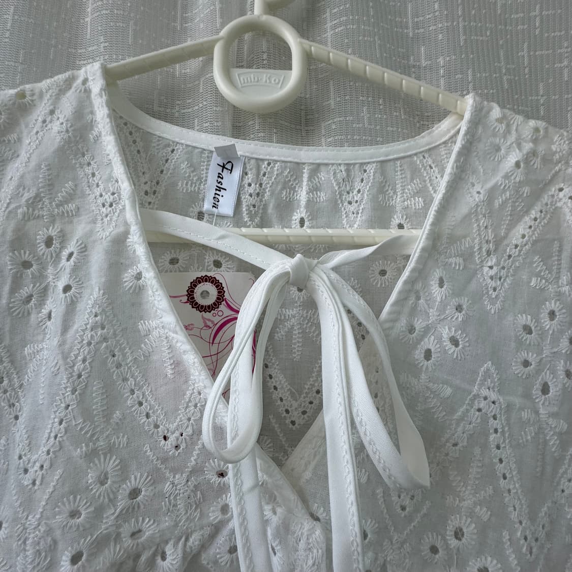 새상품 화이트 펀칭레이스 반팔 블라우스 예뻐요 상품이미지6