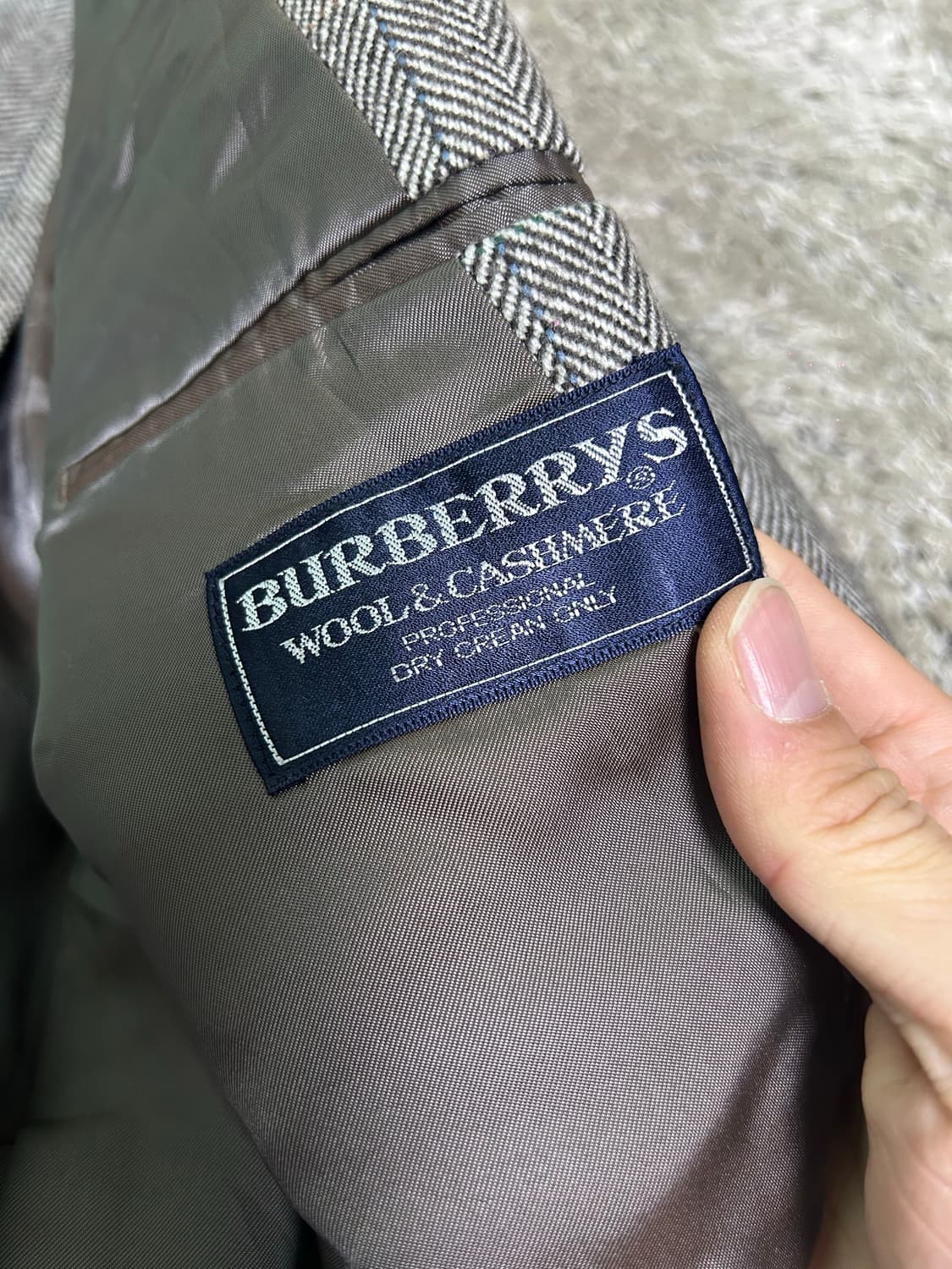 버버리 해링본 울 캐시미어코트 사이즈 105 상품이미지4