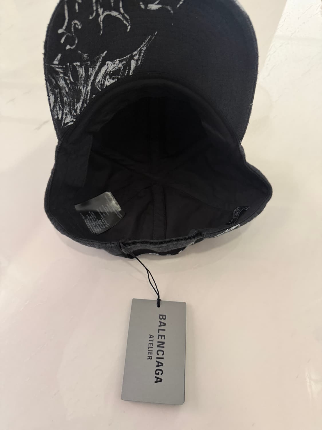 발렌시아가 디스트로이드 피어싱 볼캡 블랙 상품이미지3