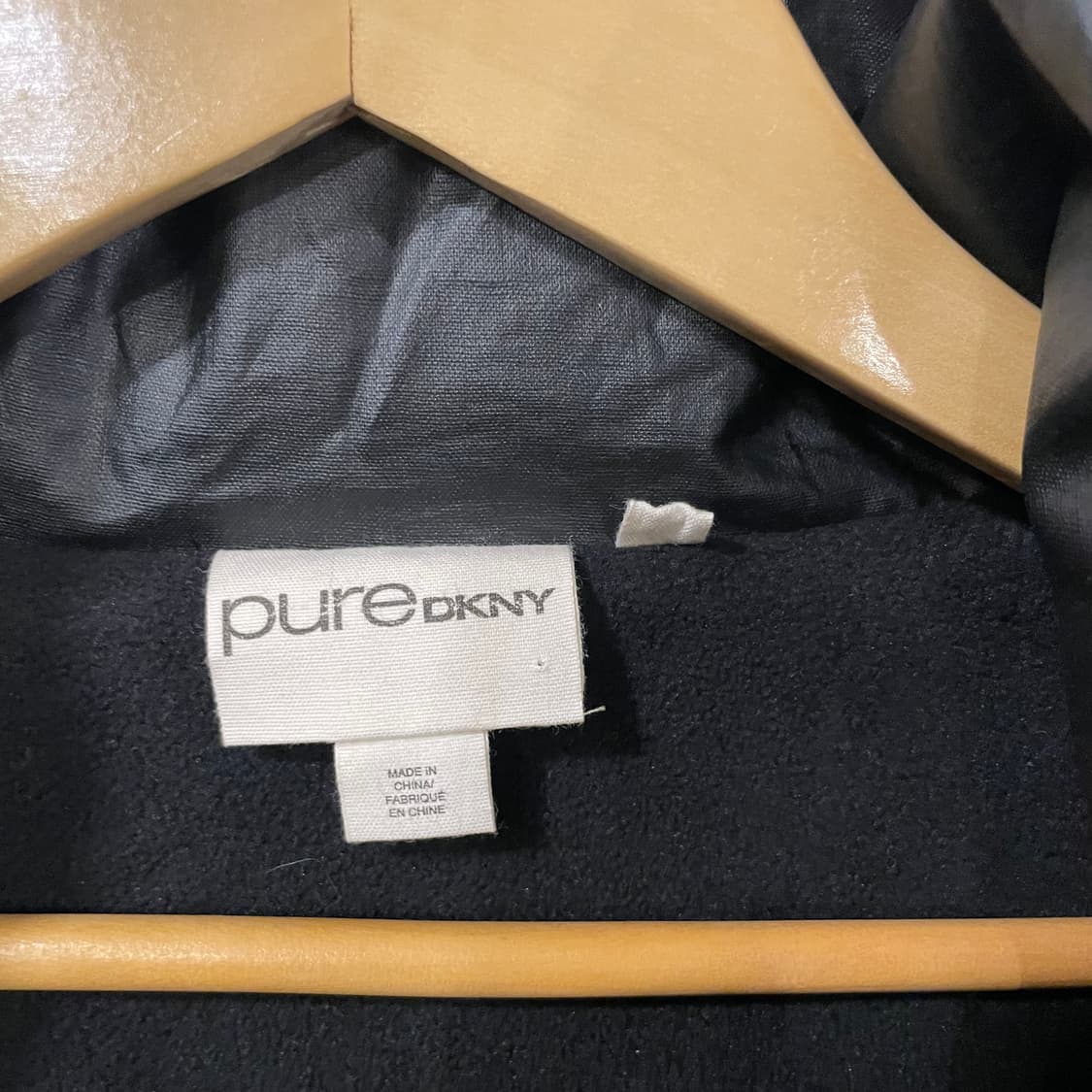 DKNY 사선패딩 상품이미지3