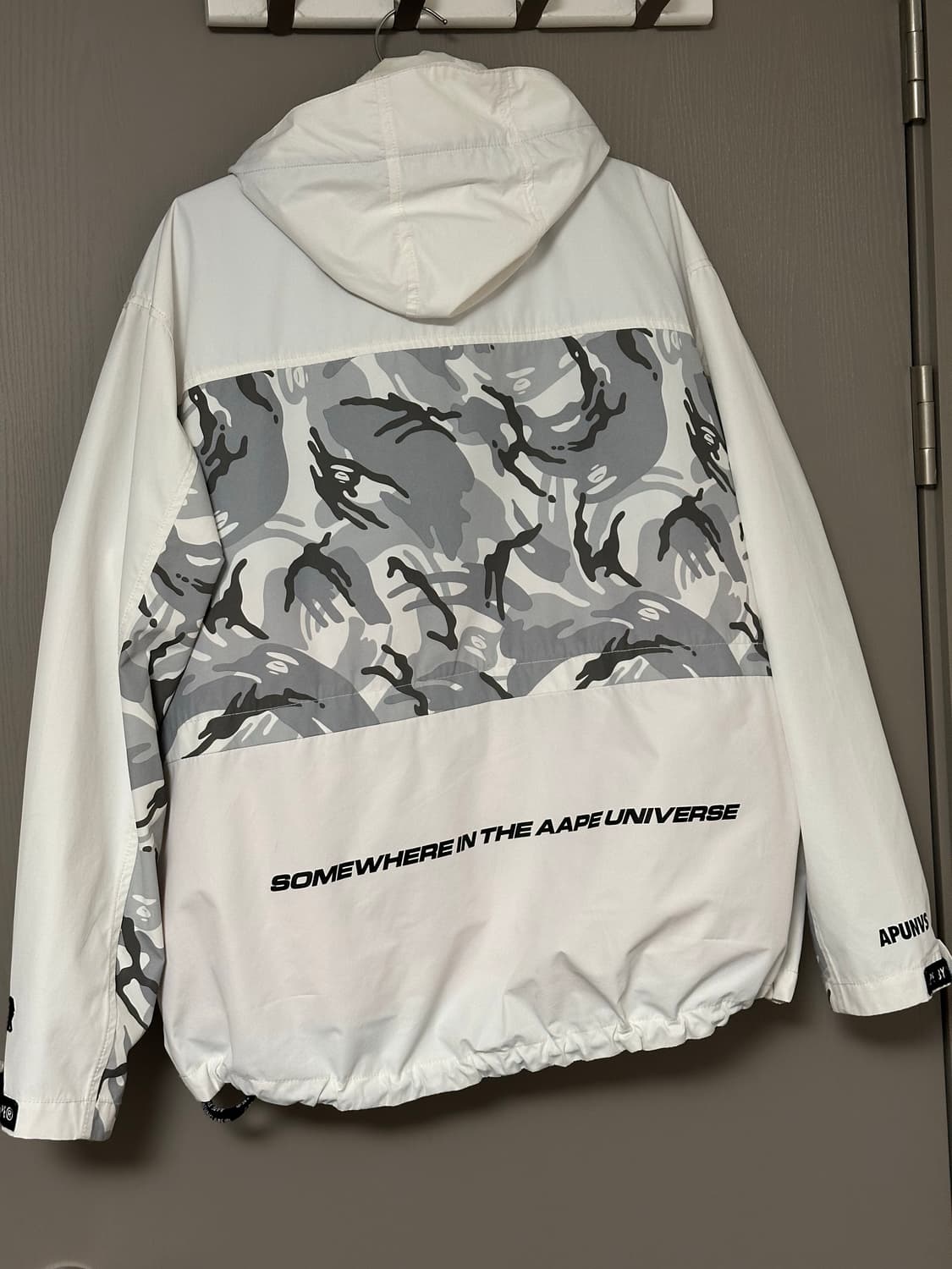 에이프 바람막이 점퍼 상품이미지2