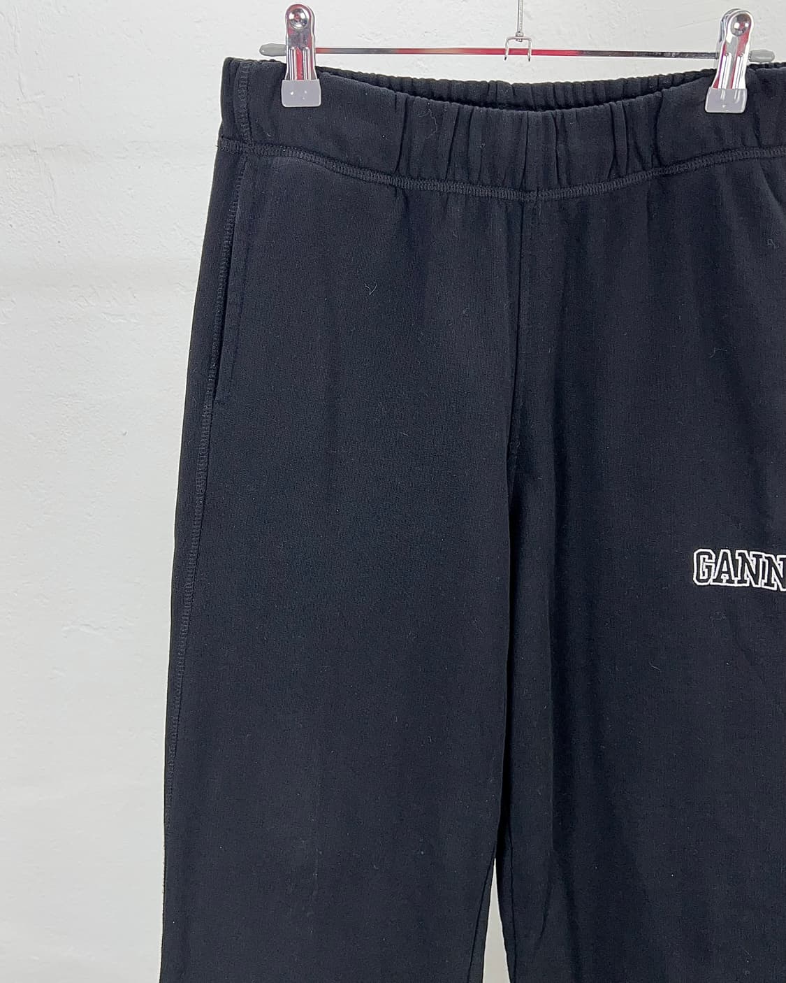 가니 소프트웨어 이솔리 엠브로이더 블랙 트랙 팬츠 상품이미지2