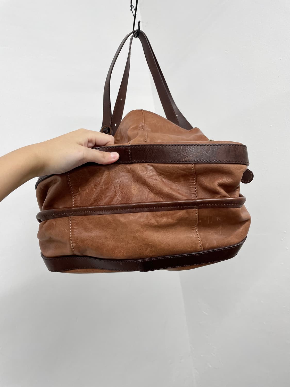 Beau Dessin 보데생 레더 버클 호보백 상품이미지6