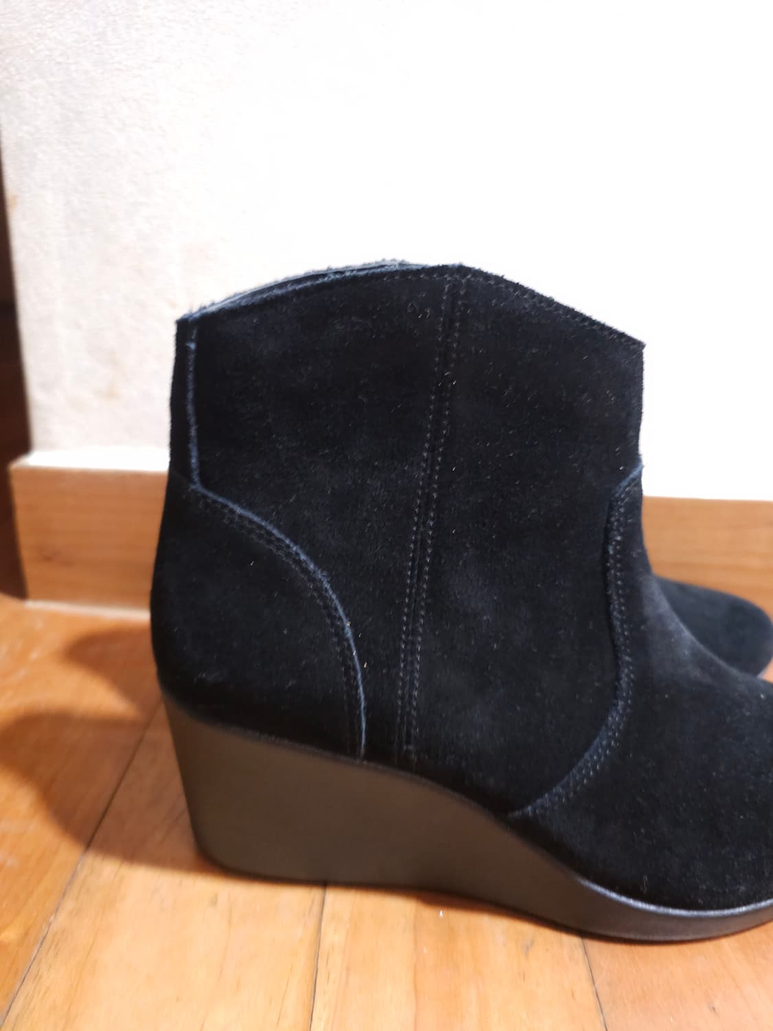 새상품)크록스 스웨이드 웨지힐 앵클부츠 240 상품이미지2