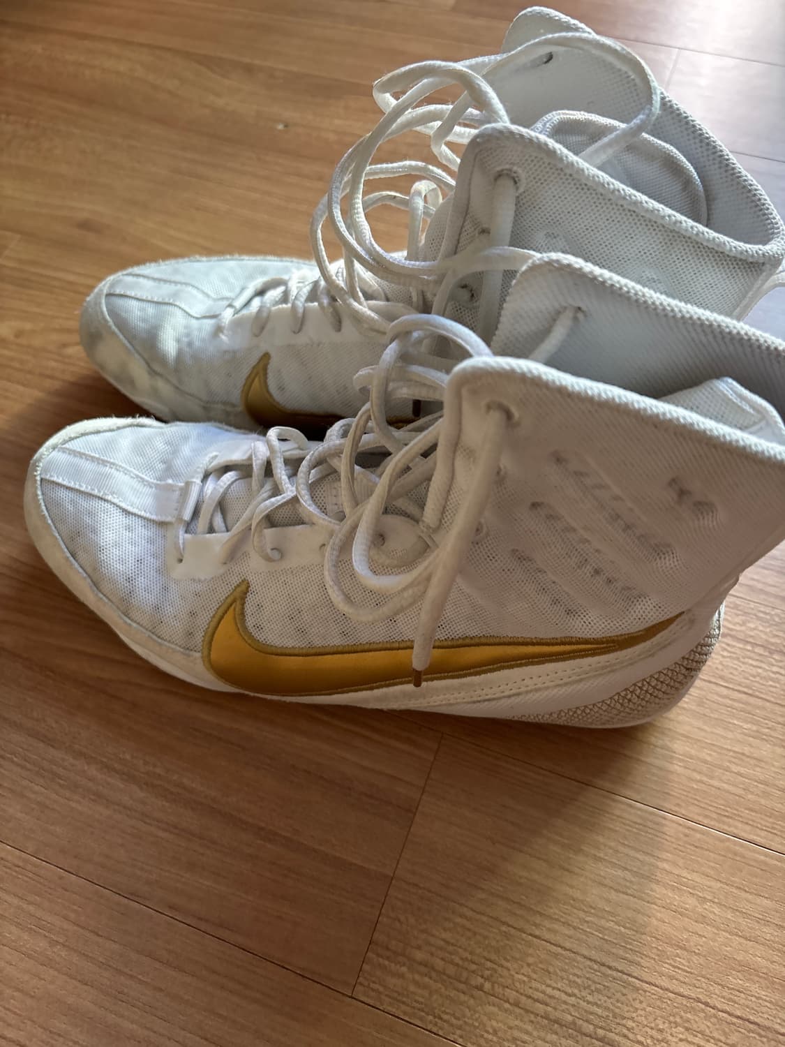 나이키 마초마이 골드 270 상품이미지1