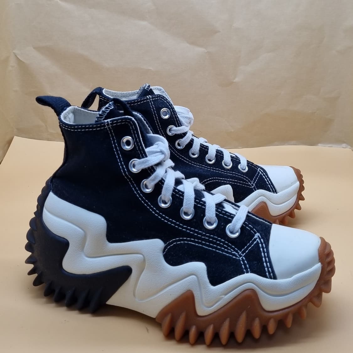 컨버스 런스타 모션 블랙 하이탑 225. 상품이미지1